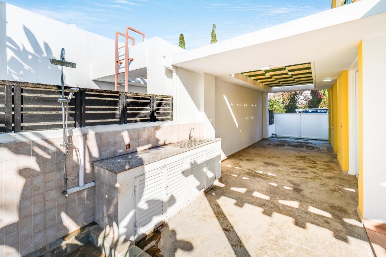 Villa Poseidon Gardens By Ezoria Villas Lárnaka Eksteriør bilde