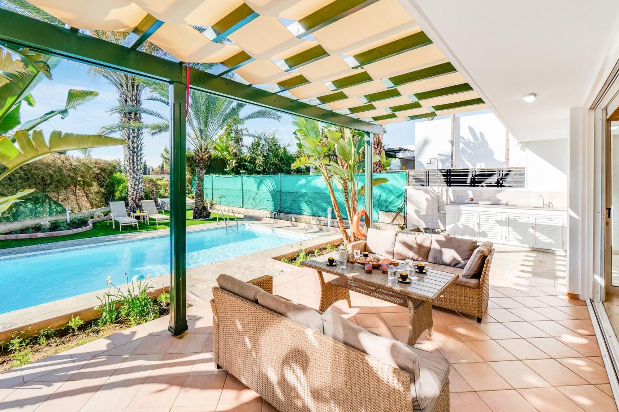 Villa Poseidon Gardens By Ezoria Villas Lárnaka Eksteriør bilde