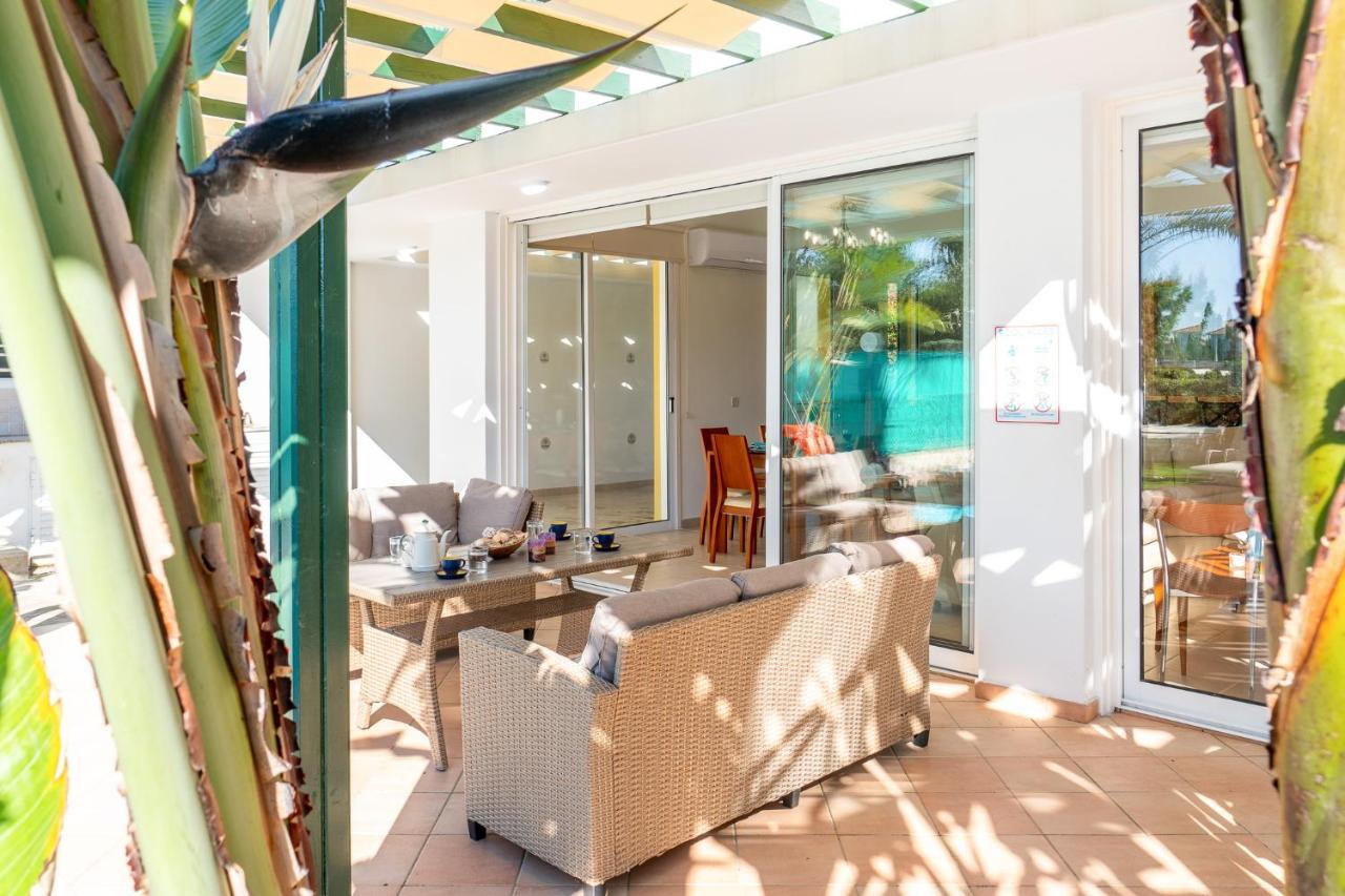 Villa Poseidon Gardens By Ezoria Villas Lárnaka Eksteriør bilde