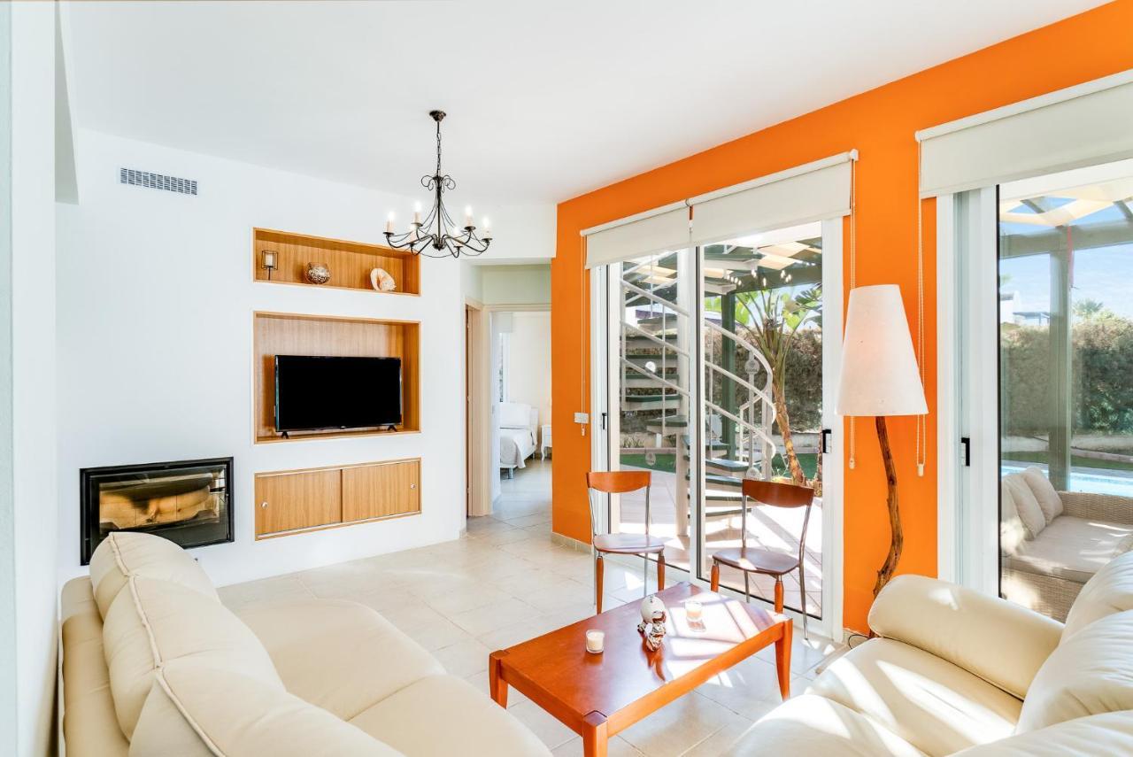 Villa Poseidon Gardens By Ezoria Villas Lárnaka Eksteriør bilde