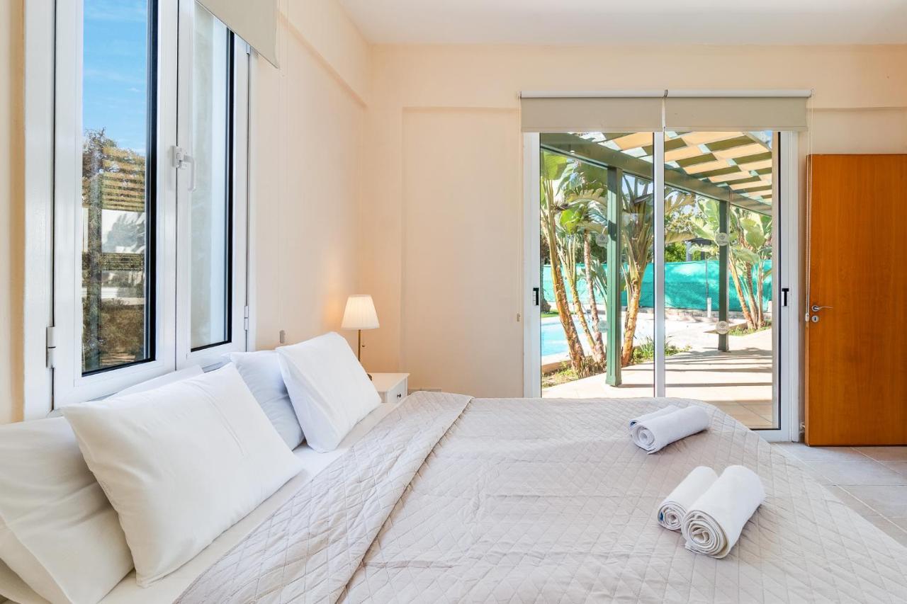 Villa Poseidon Gardens By Ezoria Villas Lárnaka Eksteriør bilde