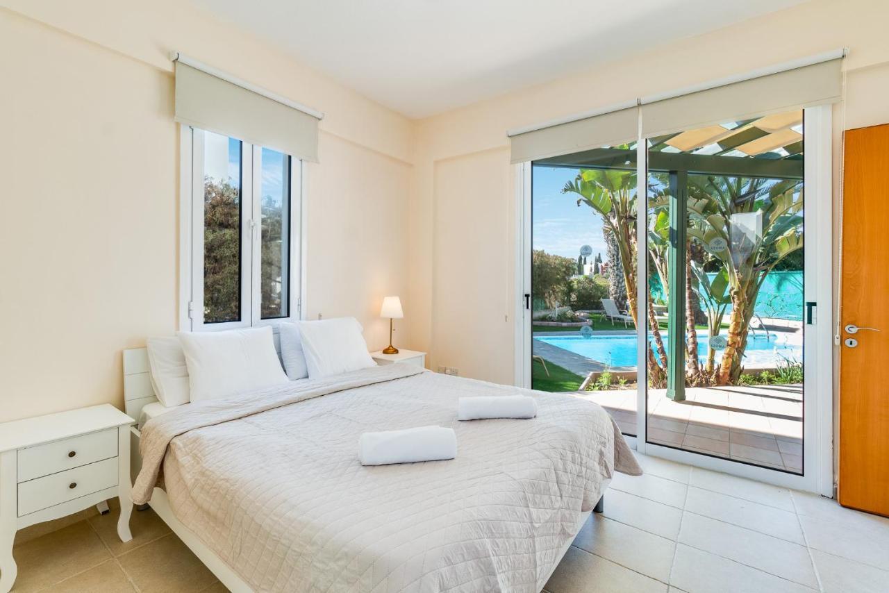 Villa Poseidon Gardens By Ezoria Villas Lárnaka Eksteriør bilde